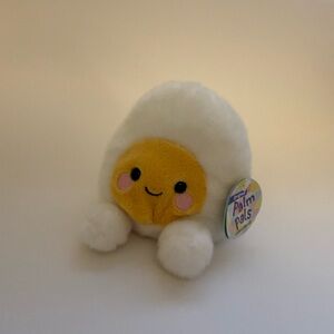 NWT Palm Pal “Bobby the Egg”